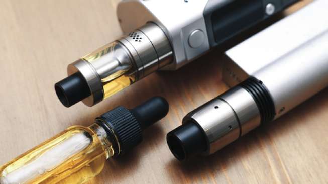 Ramai Rokok Elektrik Dikaitkan Kasus Kesehatan, Petinggi Juul Labs Mundur Ramai Rokok Elektrik Dikaitkan Kasus Kesehatan, Petinggi Juul Labs Mundur