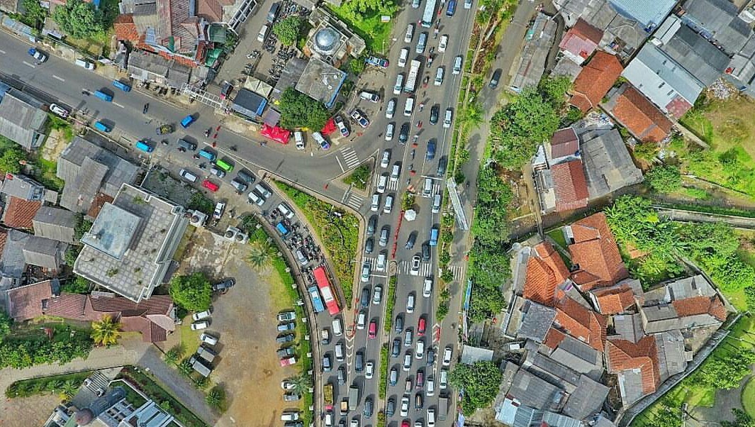 Puncak Masih Jadi Primadona, Ini Foto Kemacetan via Drone Puncak Masih Jadi Primadona, Ini Foto Kemacetan via Drone
