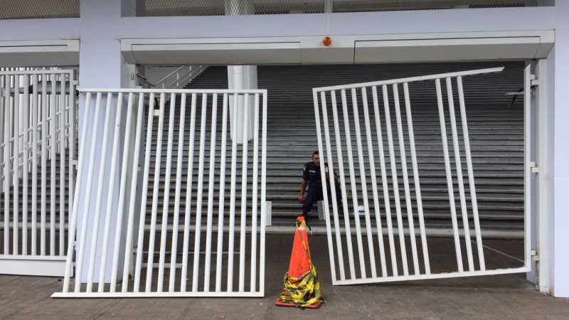 Kondisi Pintu  SUGBK yang Dirusak Suporter saat Final Piala 