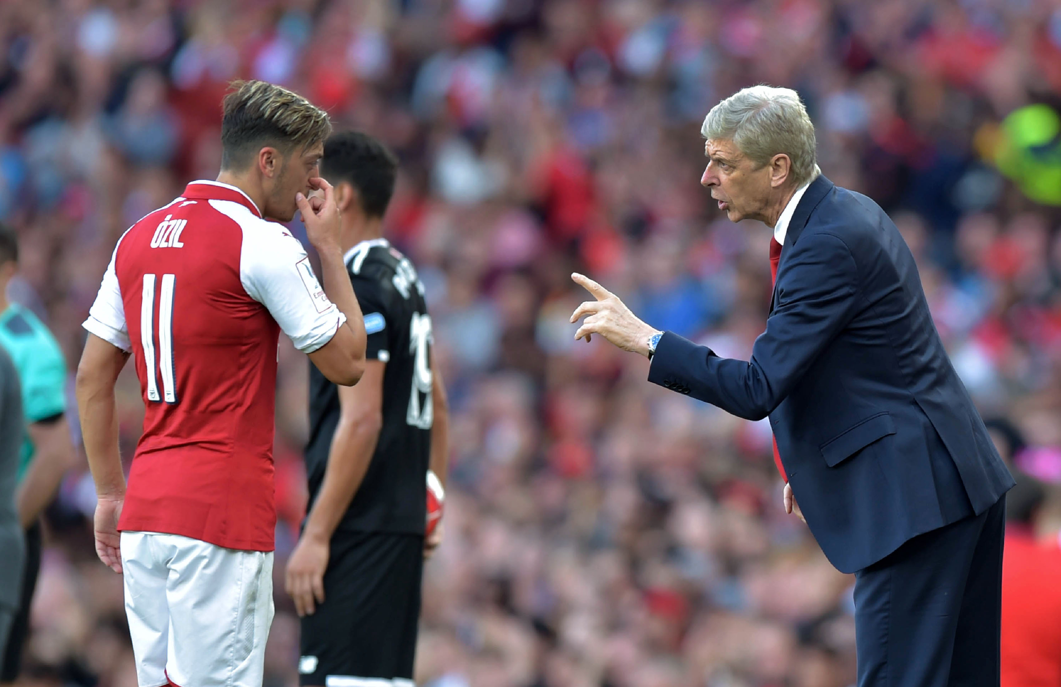 Wenger Bicara tentang Kemungkinan-kemungkinan dalam Transfer Arsenal Wenger Bicara tentang Kemungkinan-kemungkinan dalam Transfer Arsenal