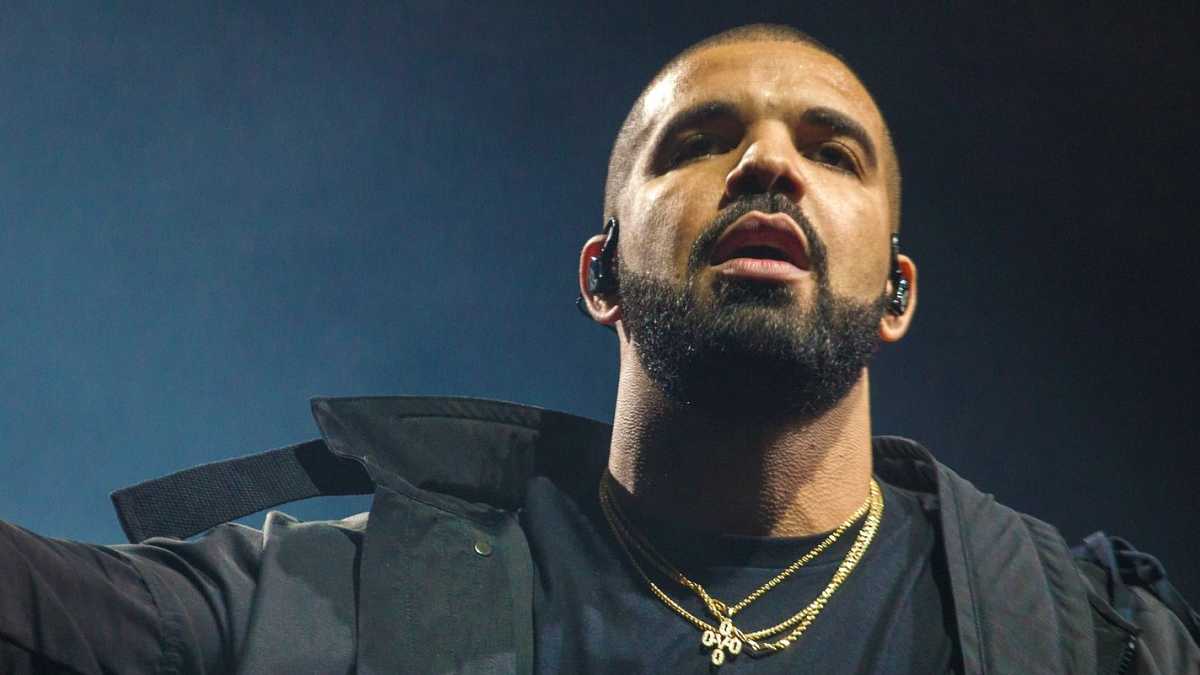 Hacker Retas Akun Fortnite Milik Rapper Drake dan Berbuat Onar di Game Hacker Retas Akun Fortnite Milik Rapper Drake dan Berbuat Onar di Game