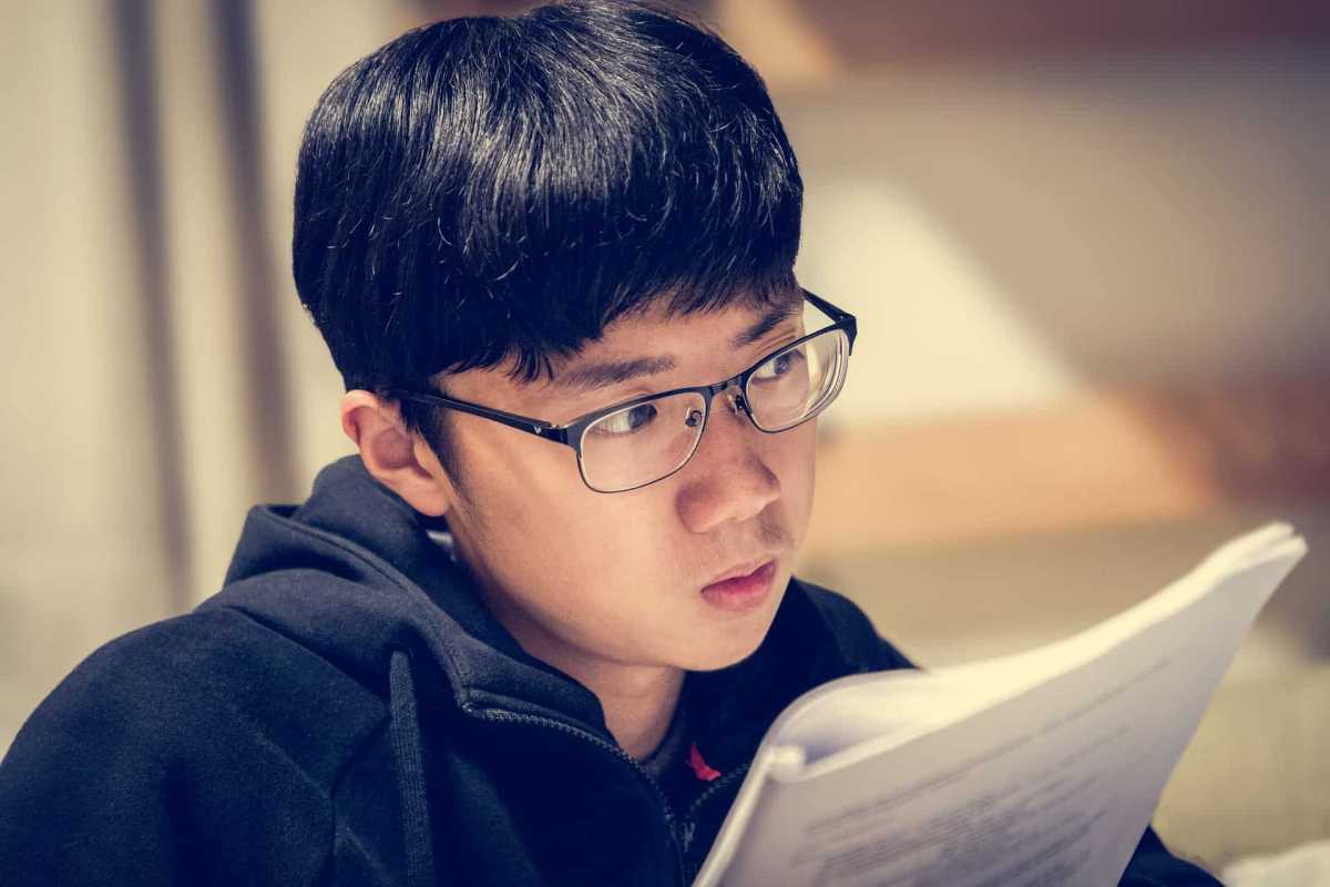 Mengapa Orang Berkacamata Terkesan Lebih Pintar? Mengapa Orang Berkacamata Terkesan Lebih Pintar?