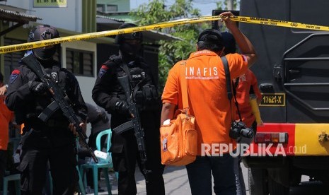Sebut Teror Bom Rekayasa Pemerintah, Kepsek Ditangkap Sebut Teror Bom Rekayasa Pemerintah, Kepsek Ditangkap