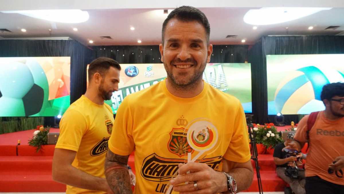 Resmi: Simon McMenemy Jadi Pelatih Timnas Indonesia Resmi: Simon McMenemy Jadi Pelatih Timnas Indonesia