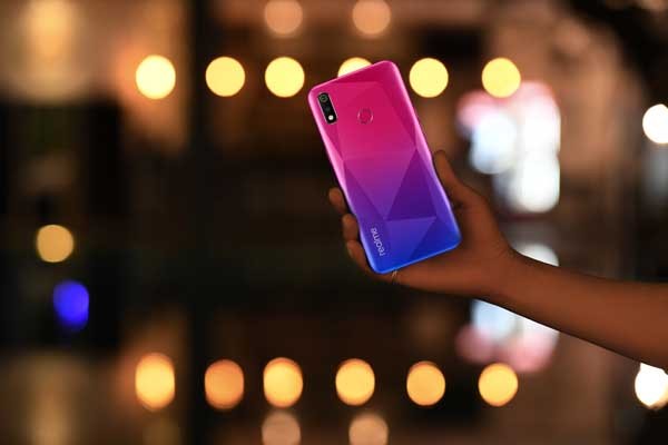 Realme Merangsek Masuk 5 Besar di Indonesia Realme Merangsek Masuk 5 Besar di Indonesia