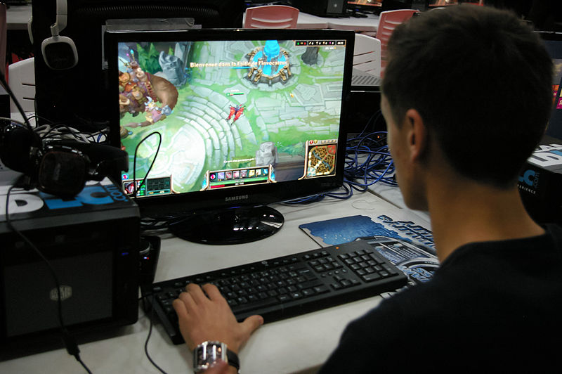 Pria di China Lumpuh Gara-gara Main Game Selama 20 Jam Non-Setop Pria di China Lumpuh Gara-gara Main Game Selama 20 Jam Non-Setop