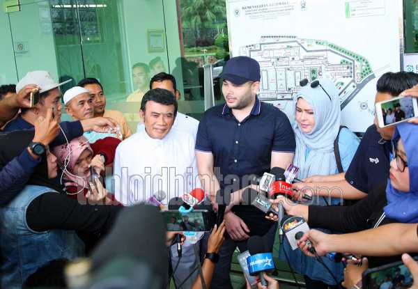 Ridho Rhoma Diingatkan Netizen Saat Unggah Foto Pertama Setelah Bebas Ridho Rhoma Diingatkan Netizen Saat Unggah Foto Pertama Setelah Bebas