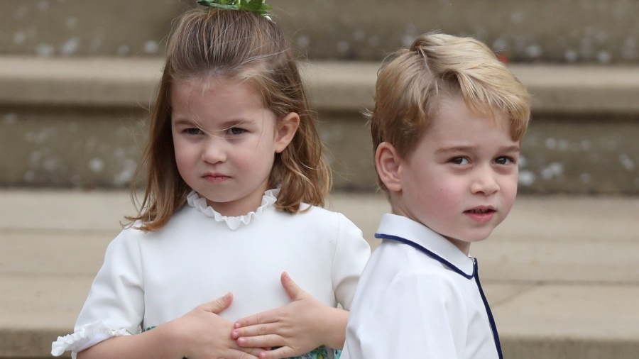 Potret Putri Charlotte dan Pangeran George di Pernikahan Putri Eugenie Potret Putri Charlotte dan Pangeran George di Pernikahan Putri Eugenie