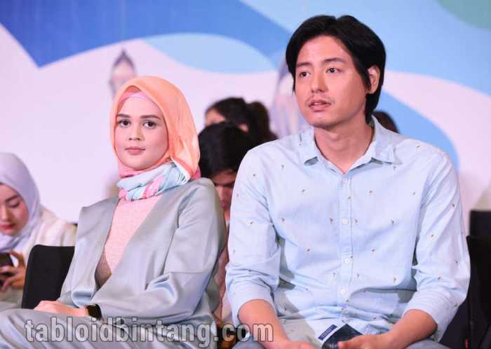 Mual-mual, Sahabat Isyaratkan Kehamilan Cut Meyriska? Mual-mual, Sahabat Isyaratkan Kehamilan Cut Meyriska?