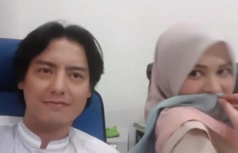Mulai Terbuka, Roger Danuarta Pamerkan Kebersamaan dengan Cut Meyriska Mulai Terbuka, Roger Danuarta Pamerkan Kebersamaan dengan Cut Meyriska