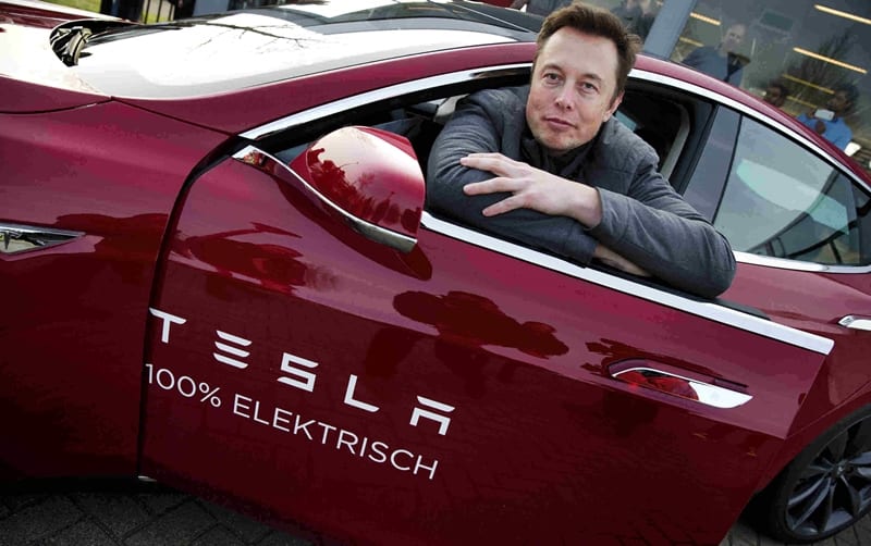 Elon Musk Mau Bikin Garasi Mobil ala Batman Elon Musk Mau Bikin Garasi Mobil ala Batman