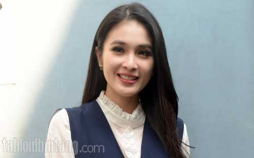 Hamil 9 Bulan Sandra Dewi Masih Bisa Pakai Hot Pants Uzone Hamil 9 Bulan Sandra Dewi Masih Bisa Pakai Hot Pants Uzone