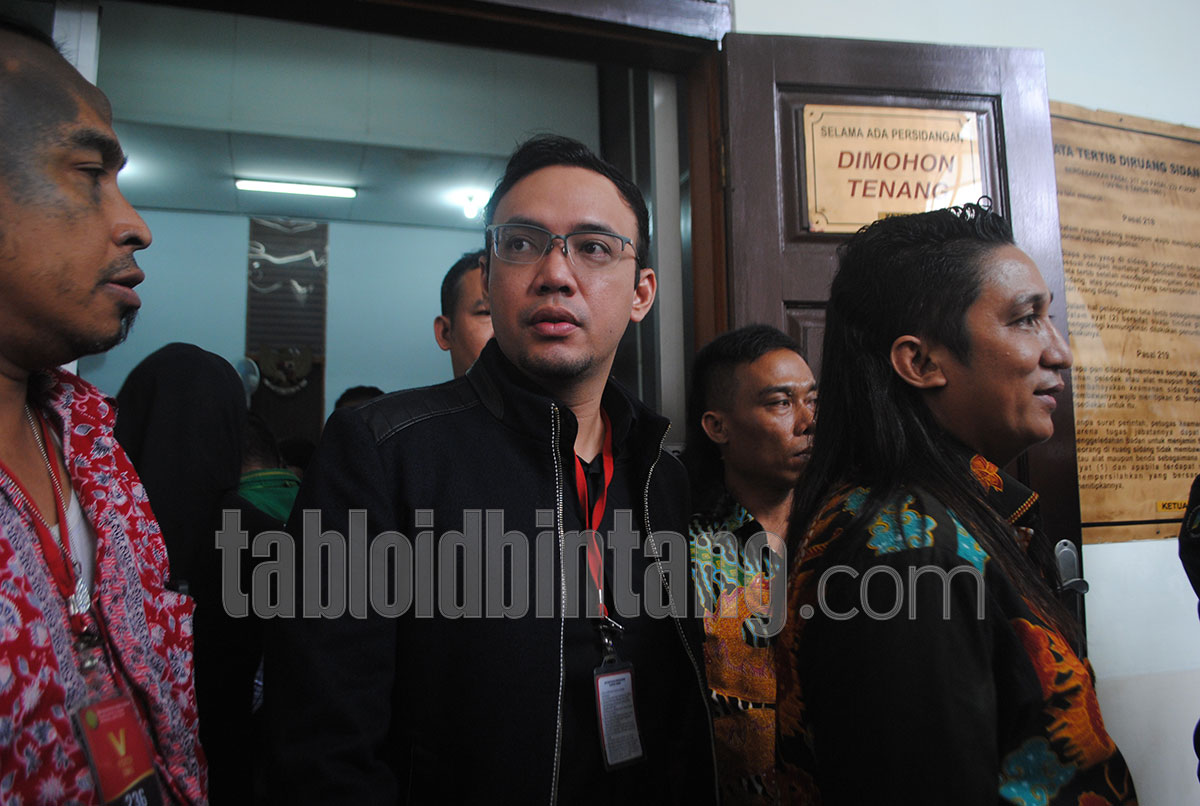 Berniat Nikah Lagi, Calon Sandy Tumiwa Ternyata Mantan Istri Siri Vicky Prasetyo Berniat Nikah Lagi, Calon Sandy Tumiwa Ternyata Mantan Istri Siri Vicky Prasetyo