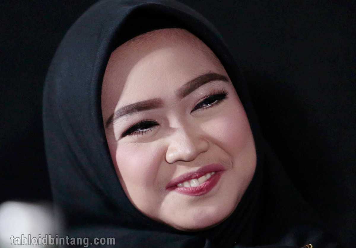 Subscribers YouTube Tembus 5 Juta, Ria Ricis: Raditya Dika yang Terbaik Subscribers YouTube Tembus 5 Juta, Ria Ricis: Raditya Dika yang Terbaik