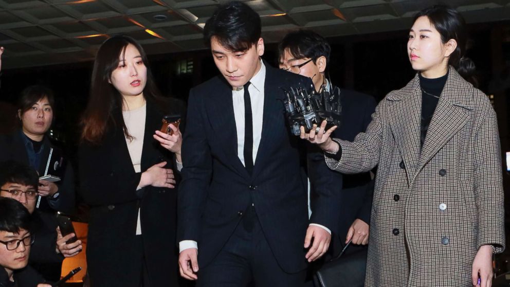 Polisi Tuding Seungri dan Yoo In Suk Gelapkan Uang Burning Sun Sebesar 12 Miliar Polisi Tuding Seungri dan Yoo In Suk Gelapkan Uang Burning Sun Sebesar 12 Miliar