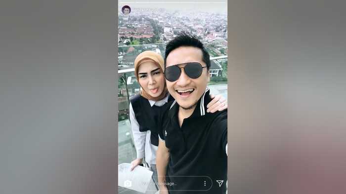 Resmi Berhijab, Fenita Arie Pasrah soal Pekerjaan Resmi Berhijab, Fenita Arie Pasrah soal Pekerjaan