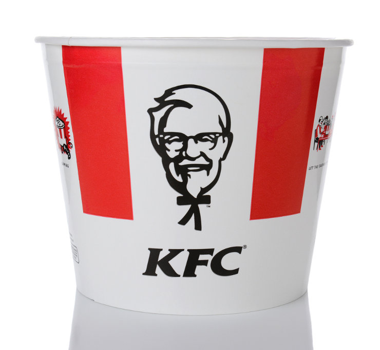 KFC Meluncurkan Koleksi Busana KFC Meluncurkan Koleksi Busana