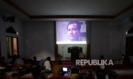 Pembuatan Ulang Film PKI Bisa Tiru Film Habibie Pembuatan Ulang Film PKI Bisa Tiru Film Habibie