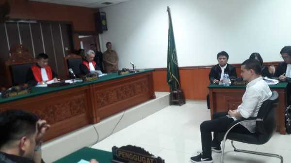 Jaksa Sebut Steve Emmanuel Ingin Menghilangkan Barang Bukti Jaksa Sebut Steve Emmanuel Ingin Menghilangkan Barang Bukti