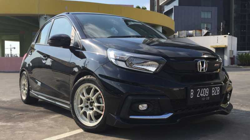  Modifikasi  Honda Brio dangan Wajah Mobilio  Uzone