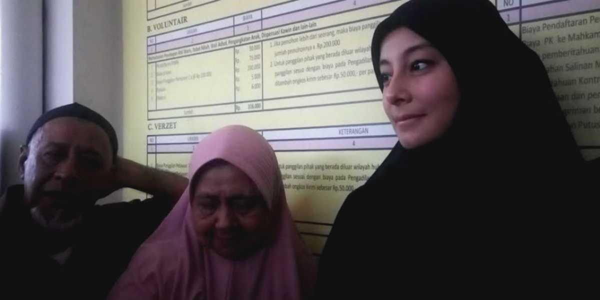 Pengakuan Istri Ustaz Al Habsyi tentang Orang Ketiga Pengakuan Istri Ustaz Al Habsyi tentang Orang Ketiga