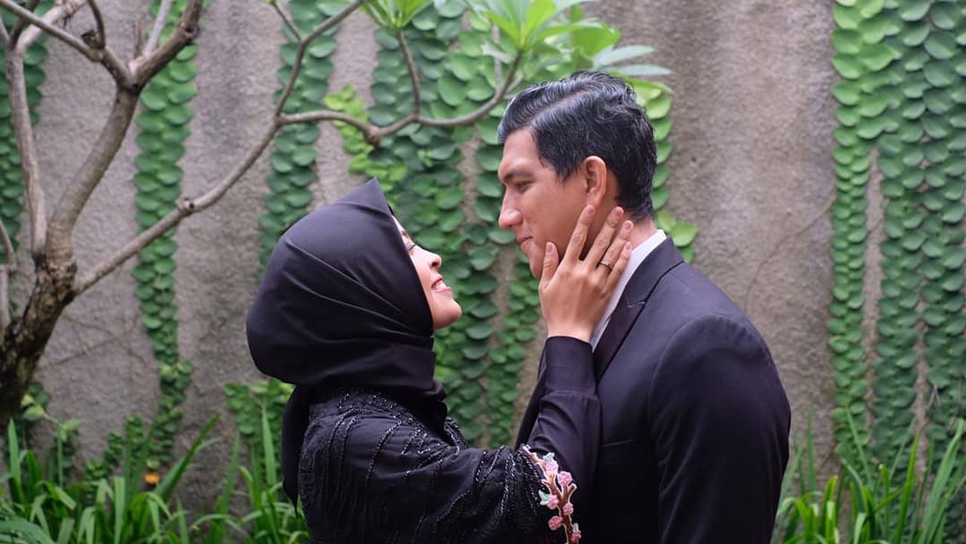 Terinspirasi BJ Habibie, Arda Naff - Tantri Kontak Hanya Ingin Dipisahkan Maut Terinspirasi BJ Habibie, Arda Naff - Tantri Kontak Hanya Ingin Dipisahkan Maut