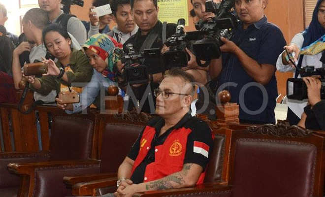 Jalani Sidang Kasus Narkoba, Tio Pakusadewo Muntah-muntah Jalani Sidang Kasus Narkoba, Tio Pakusadewo Muntah-muntah
