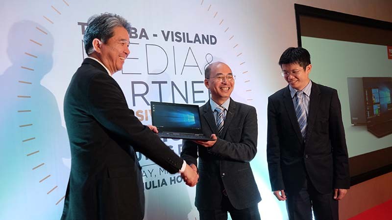 Toshiba tawarkan laptop tipis bagi pebisnis Toshiba tawarkan laptop tipis bagi pebisnis
