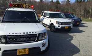 Layanan Antar-Jemput Sekolah Pakai Land Rover