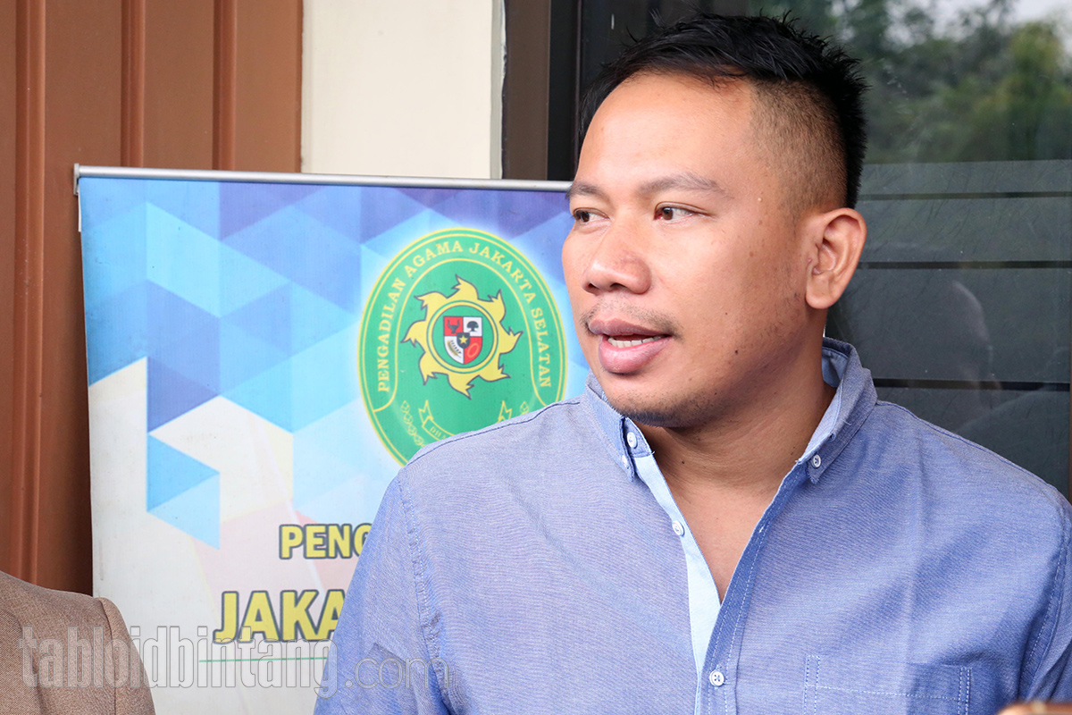 Vicky Prasetyo Janji Stop Cari Sensasi dengan Gosip Settingan Vicky Prasetyo Janji Stop Cari Sensasi dengan Gosip Settingan