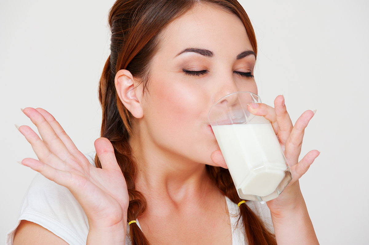 Kapan Waktu yang Tepat untuk Minum Susu, Pagi atau Malam? Kapan Waktu yang Tepat untuk Minum Susu, Pagi atau Malam?