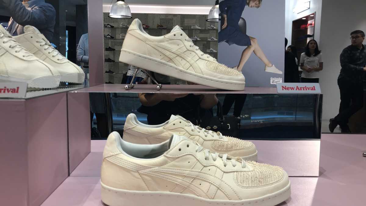  Onitsuka  Tiger  Buka Gerai  Pertamanya di Indonesia Uzone