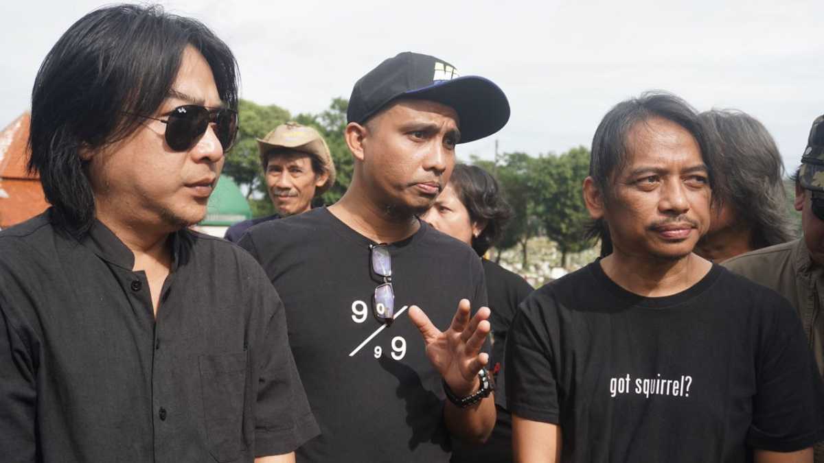 Bagaimana Para Pesohor Mengenang Yon Koeswoyo dan Koes Plus Bagaimana Para Pesohor Mengenang Yon Koeswoyo dan Koes Plus
