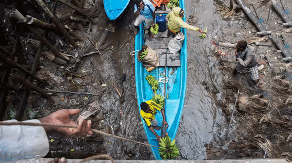 Mengarungi Sungai Menuju Asmat Uzone Mengarungi Sungai Menuju Asmat Uzone
