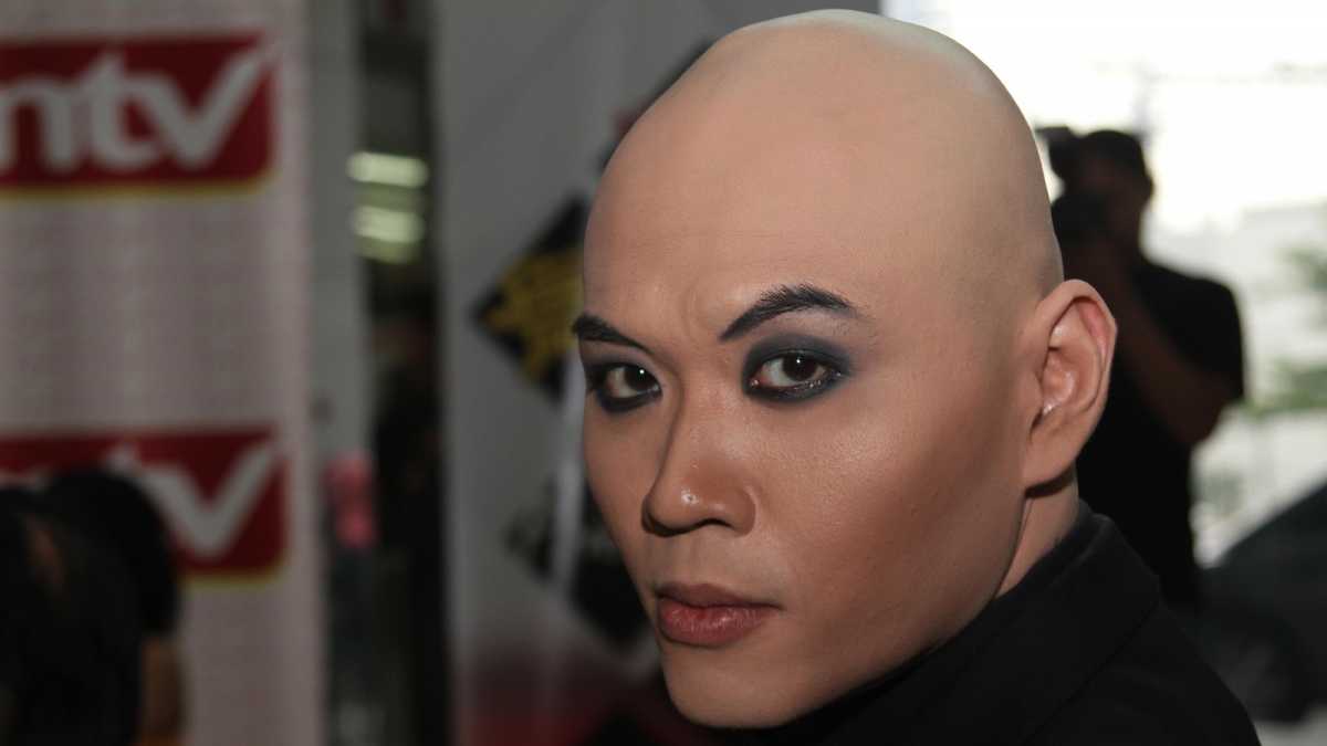  Deddy  Corbuzier  dari Aksi Sulap  di Meja Makan hingga 